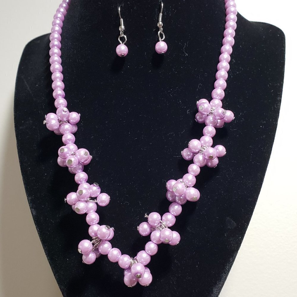 Clusters Purple Beaded necklace with matching Teardrop Earrings - Picture 3 of 7
